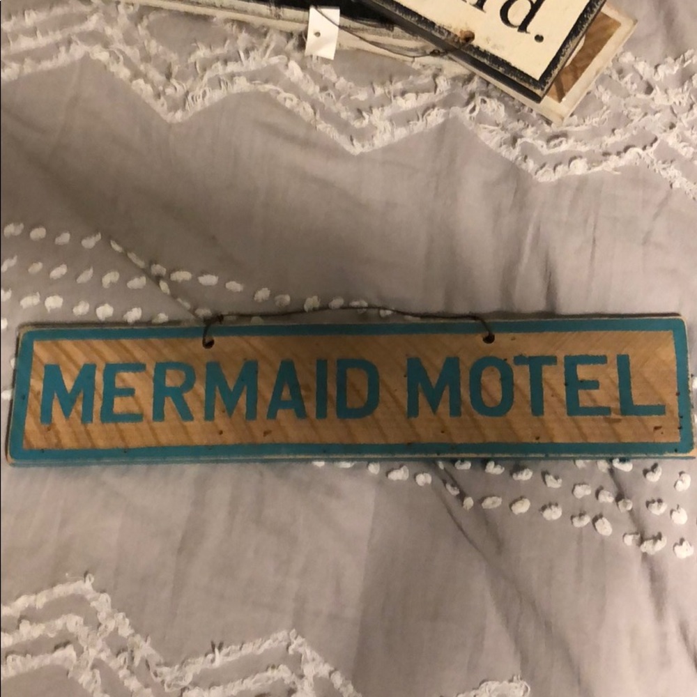 Mermaid hotel brandy Melville sign